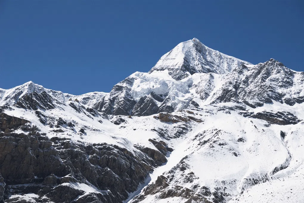 Chulu East Peak Climbing