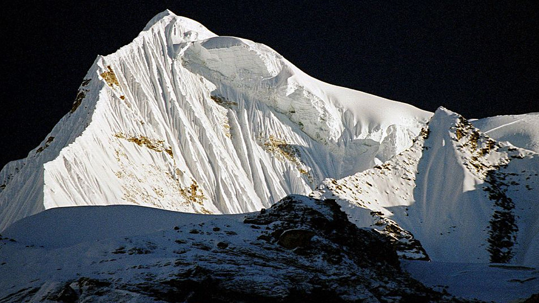 Singu Chuli Peak Climbing
